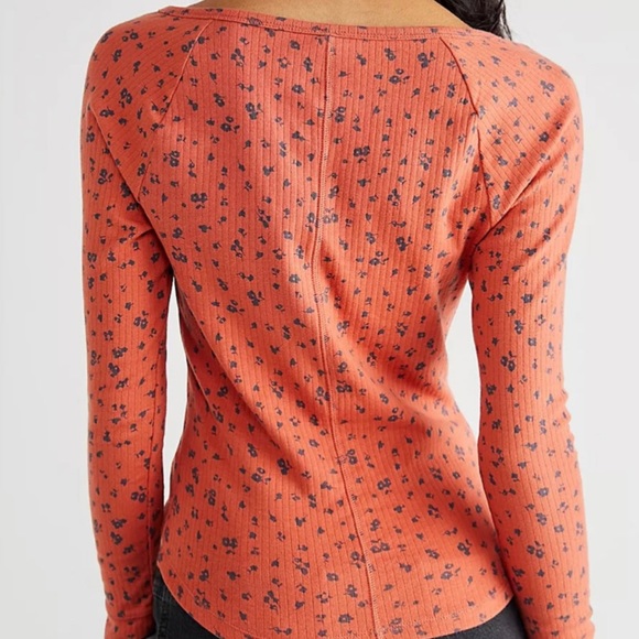 NWT- We The Free by Free People Billie Layering Long Sleeve Tee - Picture 3 of 3